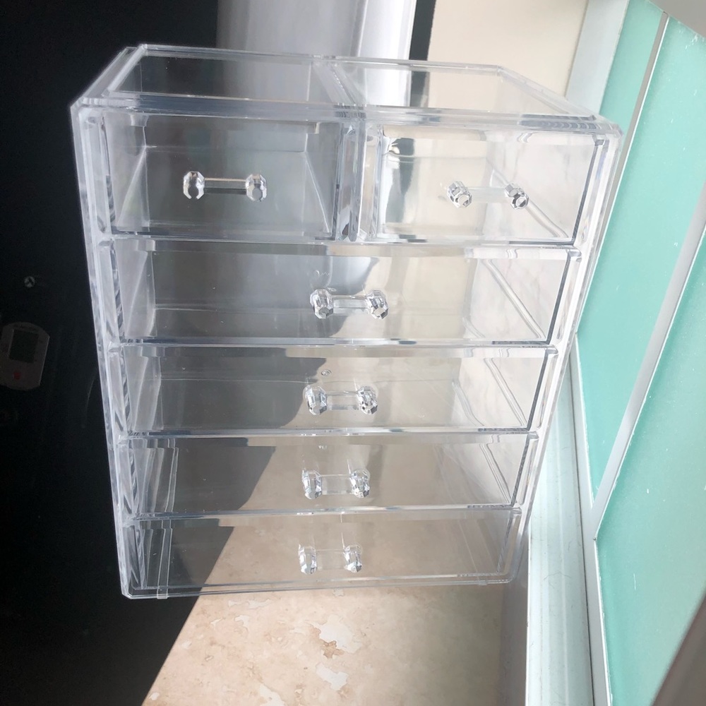 New 6 drawer makeup storage/organizer